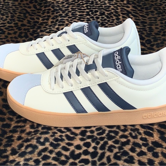 Adidas Court Base - Picture 2 of 5